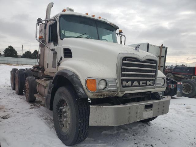 Salvage Mack 700 Cv700
