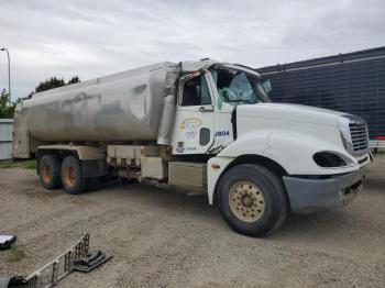  Salvage Freightliner Columbia 1