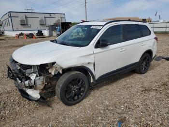  Salvage Mitsubishi Outlander