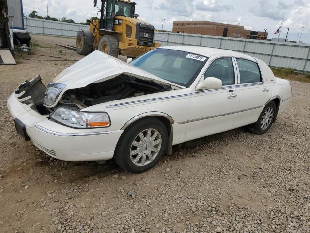  Salvage Lincoln Towncar