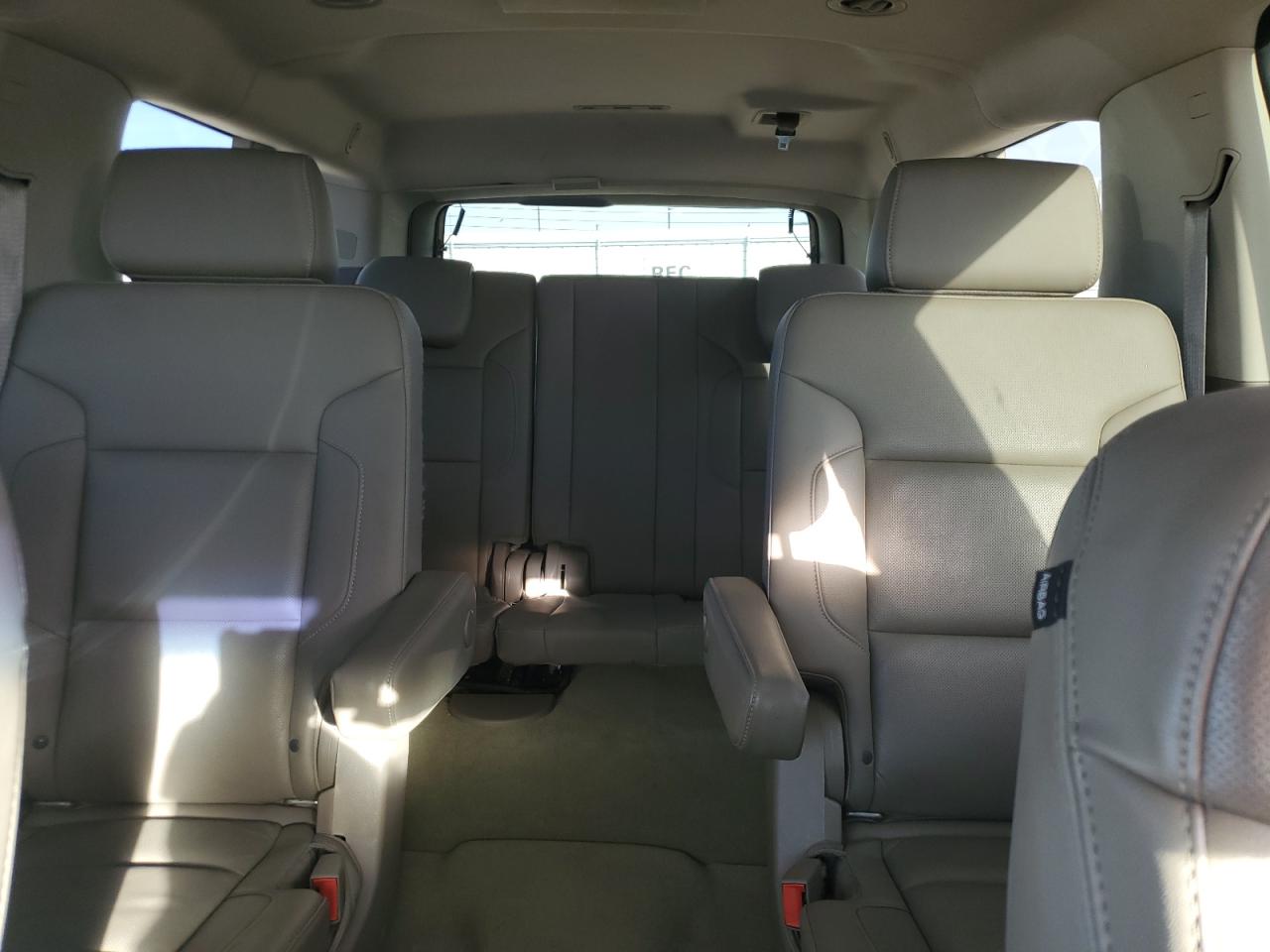 Chevrolet Suburban K1500 Ltz Image 10