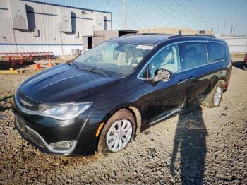  Salvage Chrysler Pacifica
