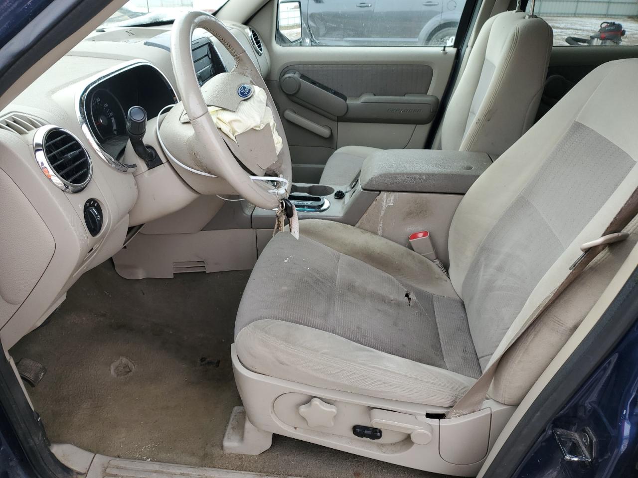 Ford Explorer Xlt Image 6