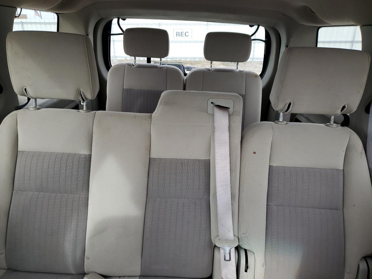 Ford Explorer Xlt Image 8