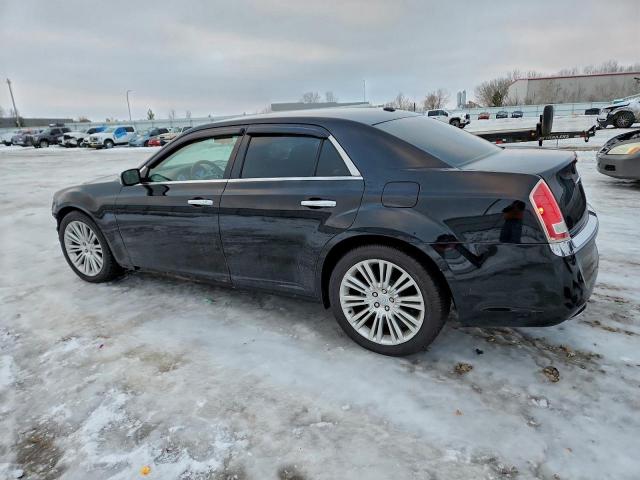 Chrysler 300 Limited Image 12