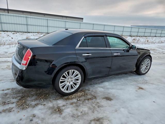 Chrysler 300 Limited Image 6