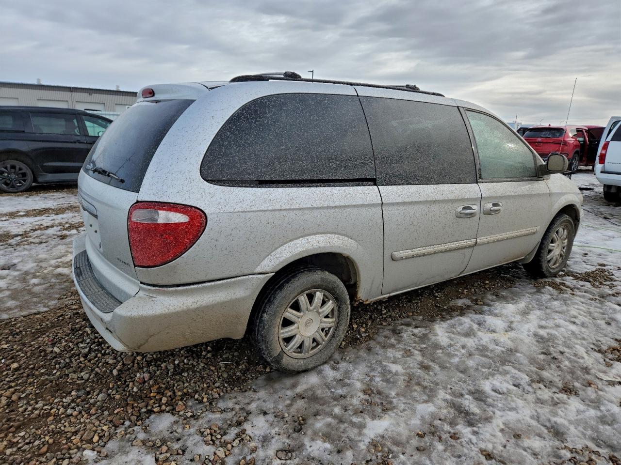 Chrysler Minivan Touring Image 7