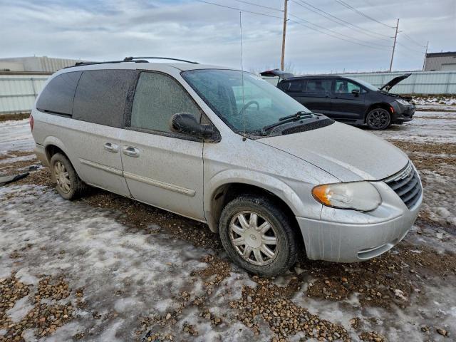 Chrysler Minivan Touring Image 2