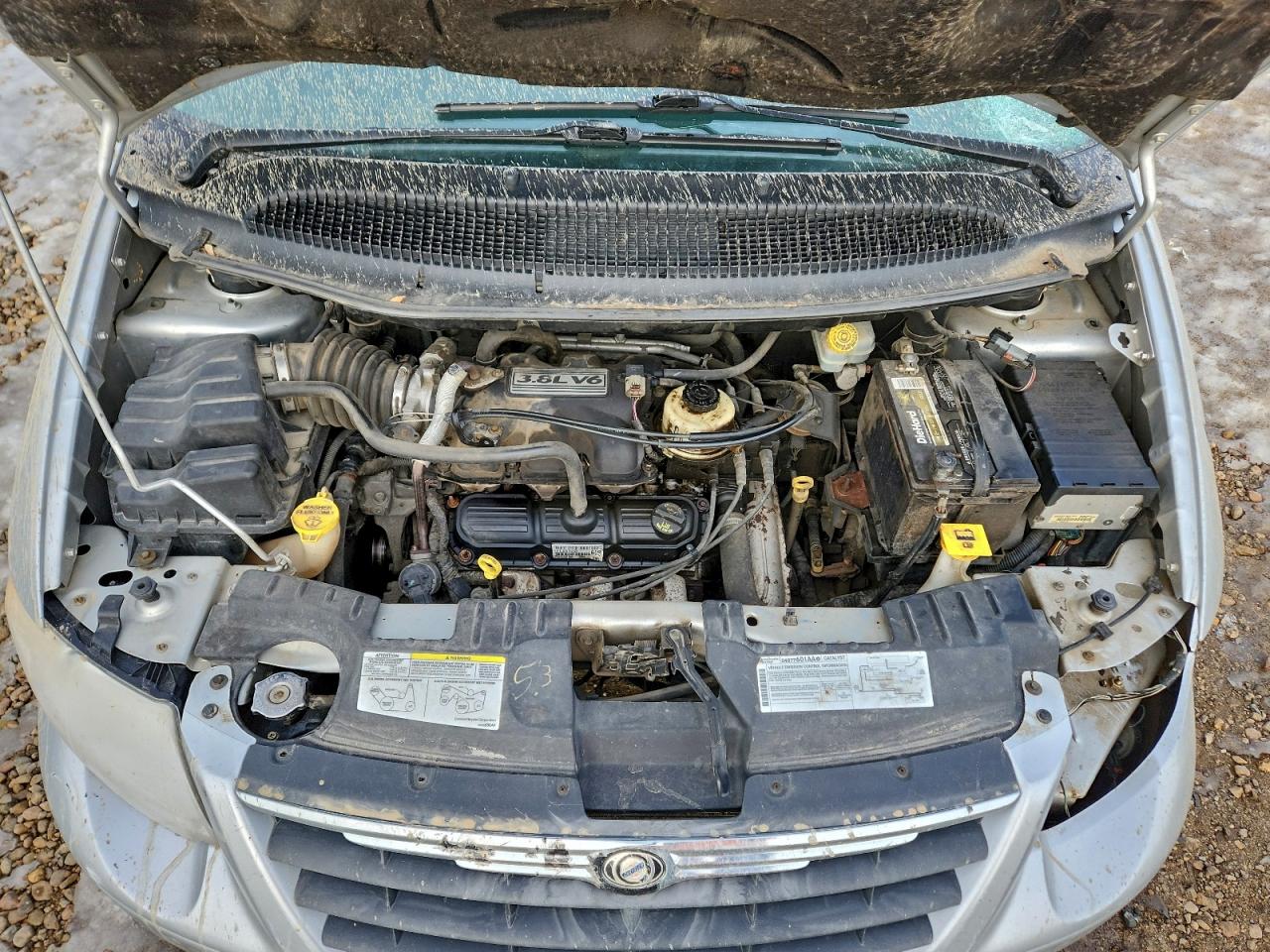 Chrysler Minivan Touring Image 8