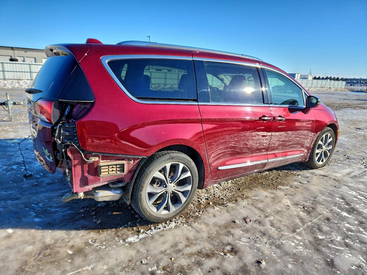 Chrysler Pacifica Limited Image 10