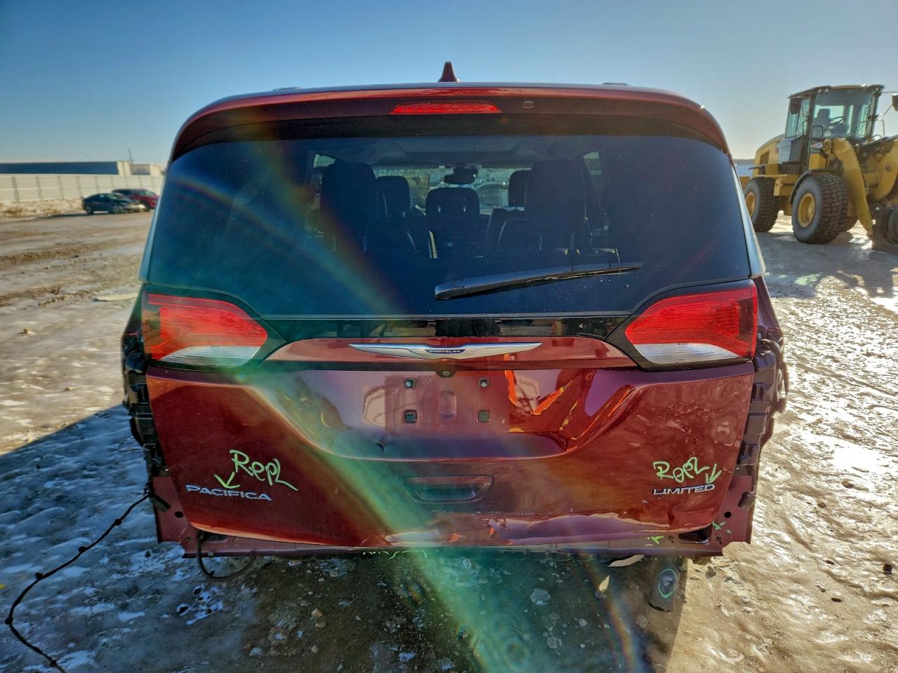 Chrysler Pacifica Limited Image 14