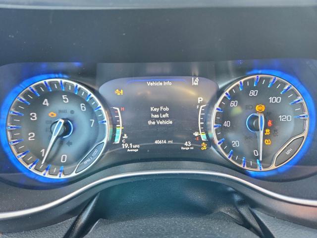 Chrysler Pacifica Limited Image 13