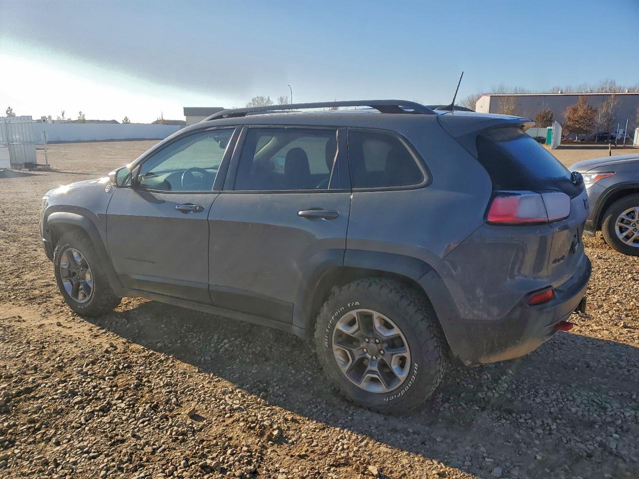 Jeep Cherokee Trailhawk Image 2