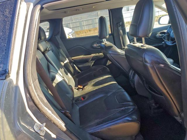 Jeep Cherokee Trailhawk Image 9