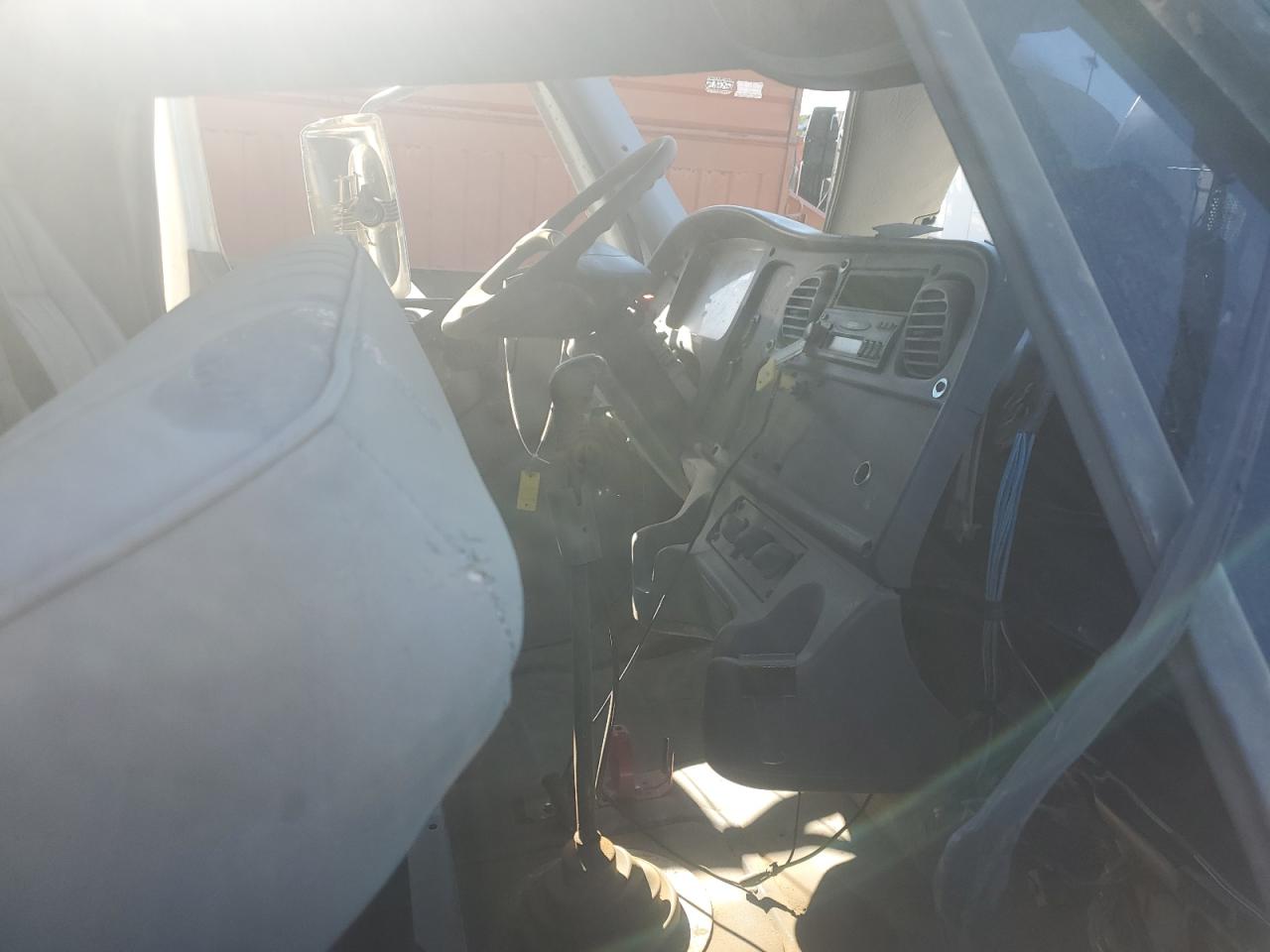 Freightliner M2 106 Medium Duty Image 5