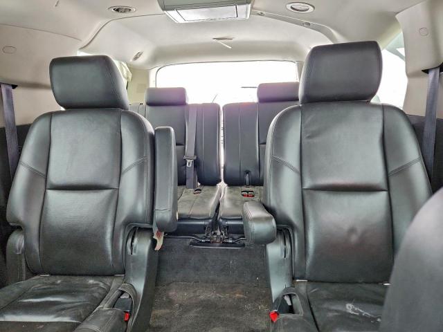 GMC Yukon Denali Image 11