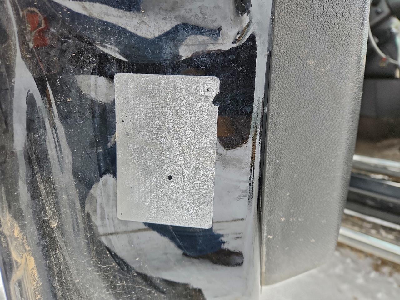 GMC Yukon Denali Image 14