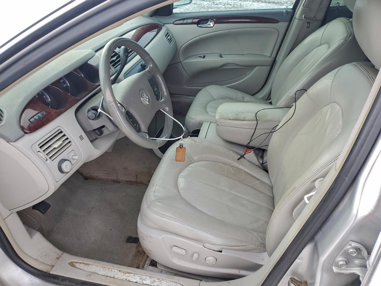 Buick Lucerne Cxl Image 2