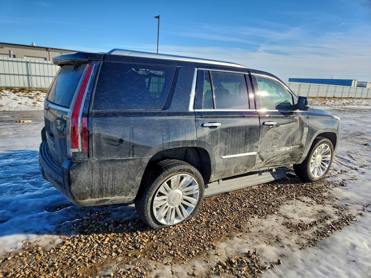 Cadillac Escalade Platinum Image 2