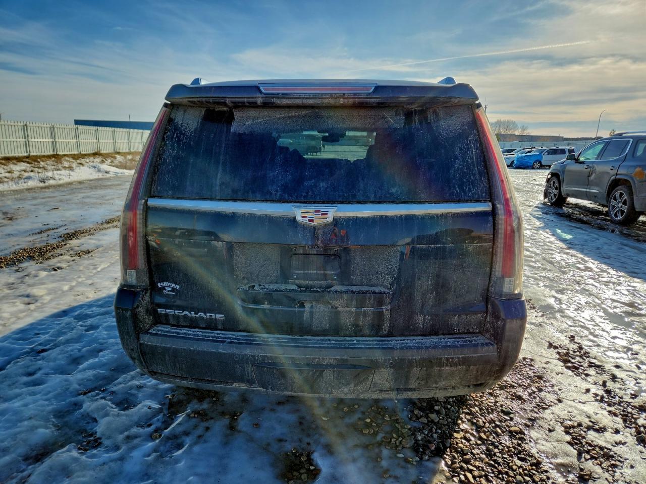 Cadillac Escalade Platinum Image 12