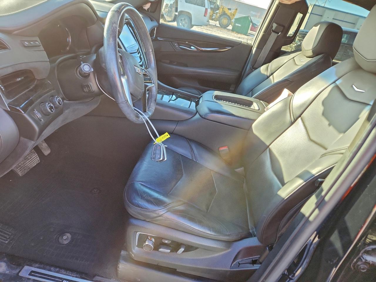 Cadillac Escalade Platinum Image 6