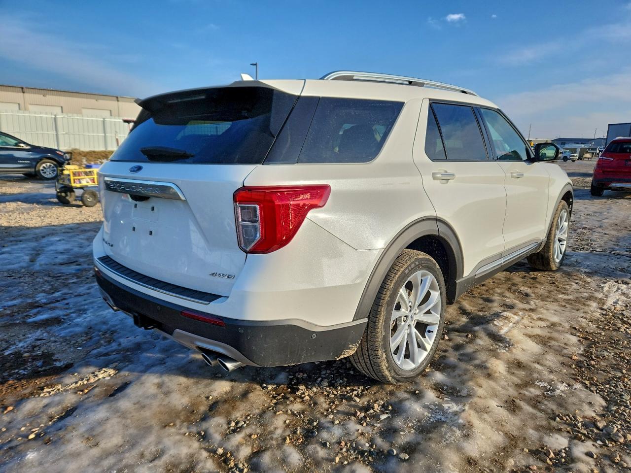 Ford Explorer Platinum Image 2
