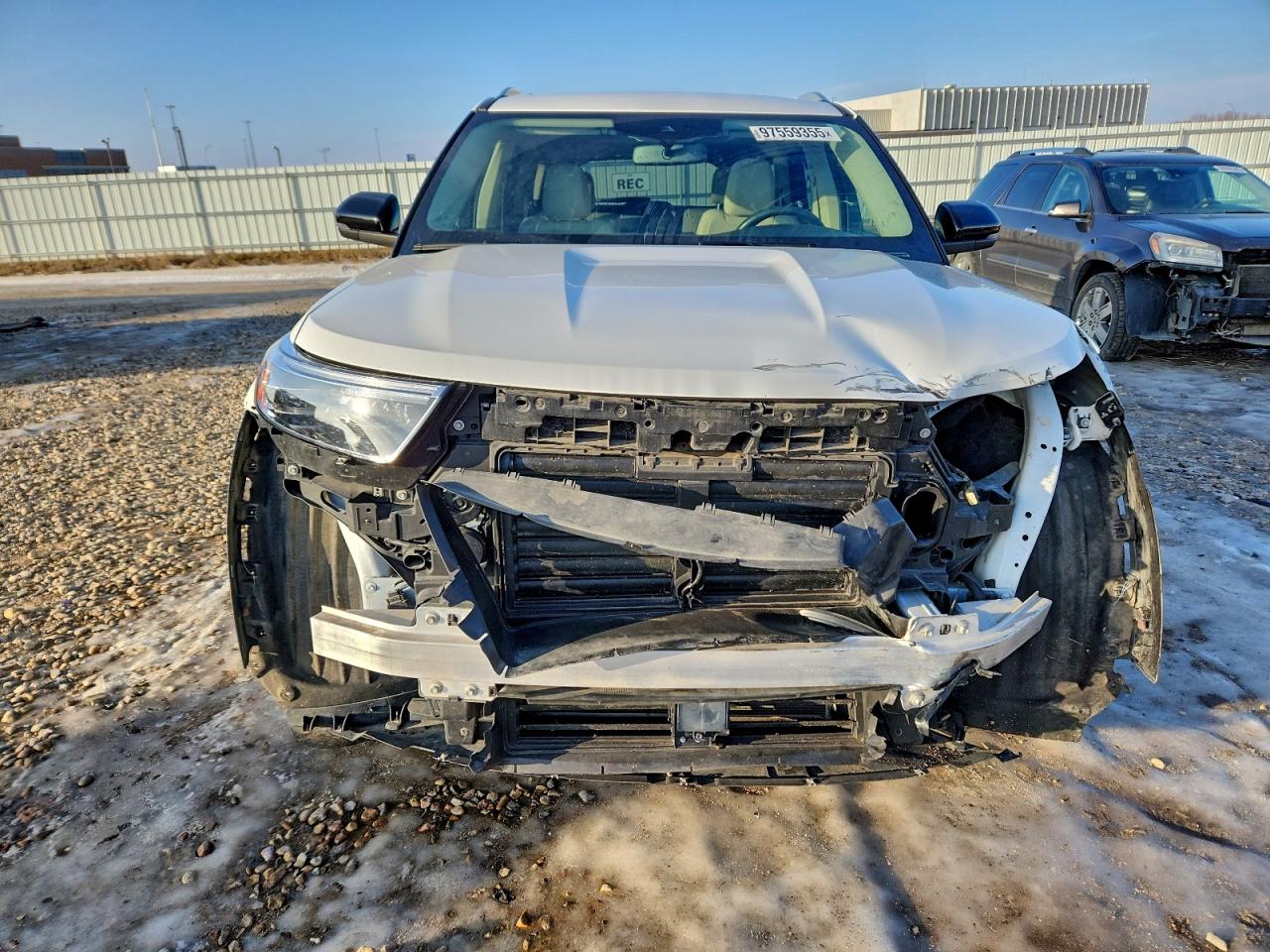 Ford Explorer Platinum Image 11