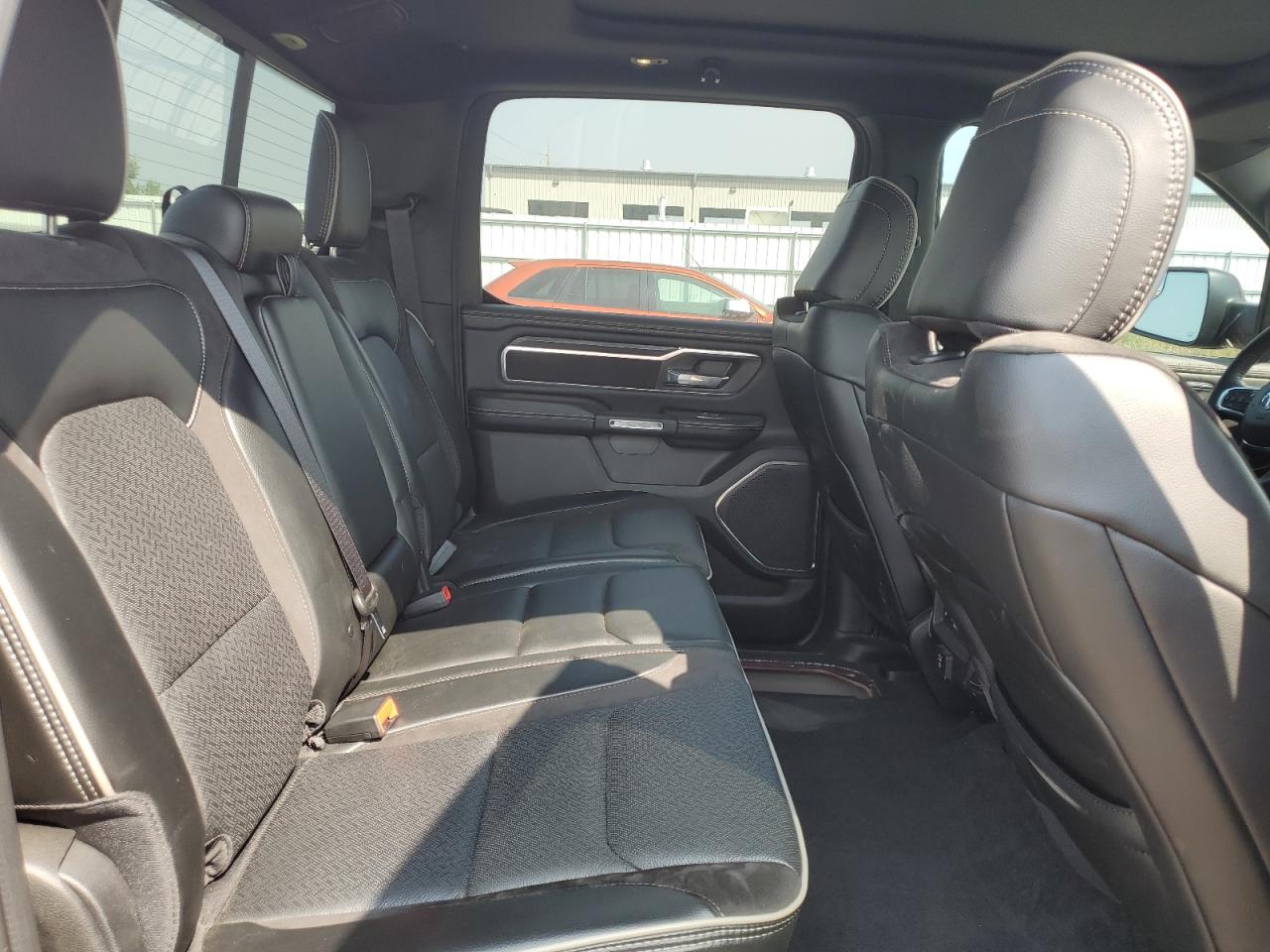 Ram 1500 Laramie Image 12