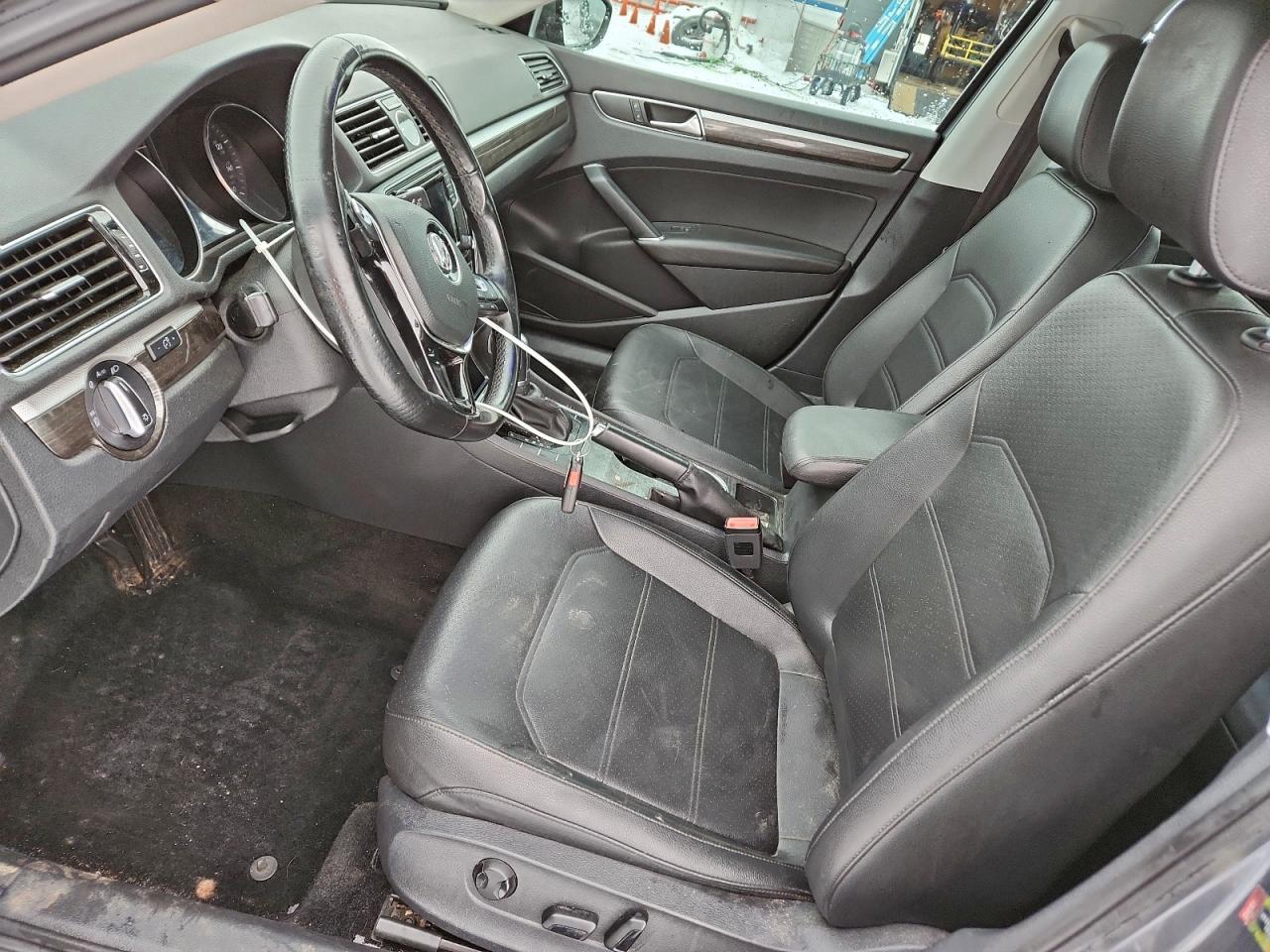 Volkswagen Passat Se Image 11