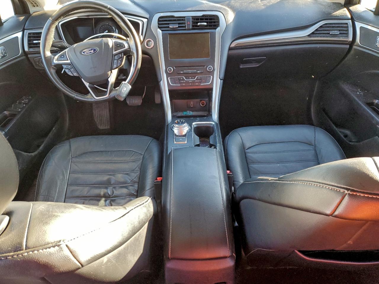 Ford Fusion Se Image 8