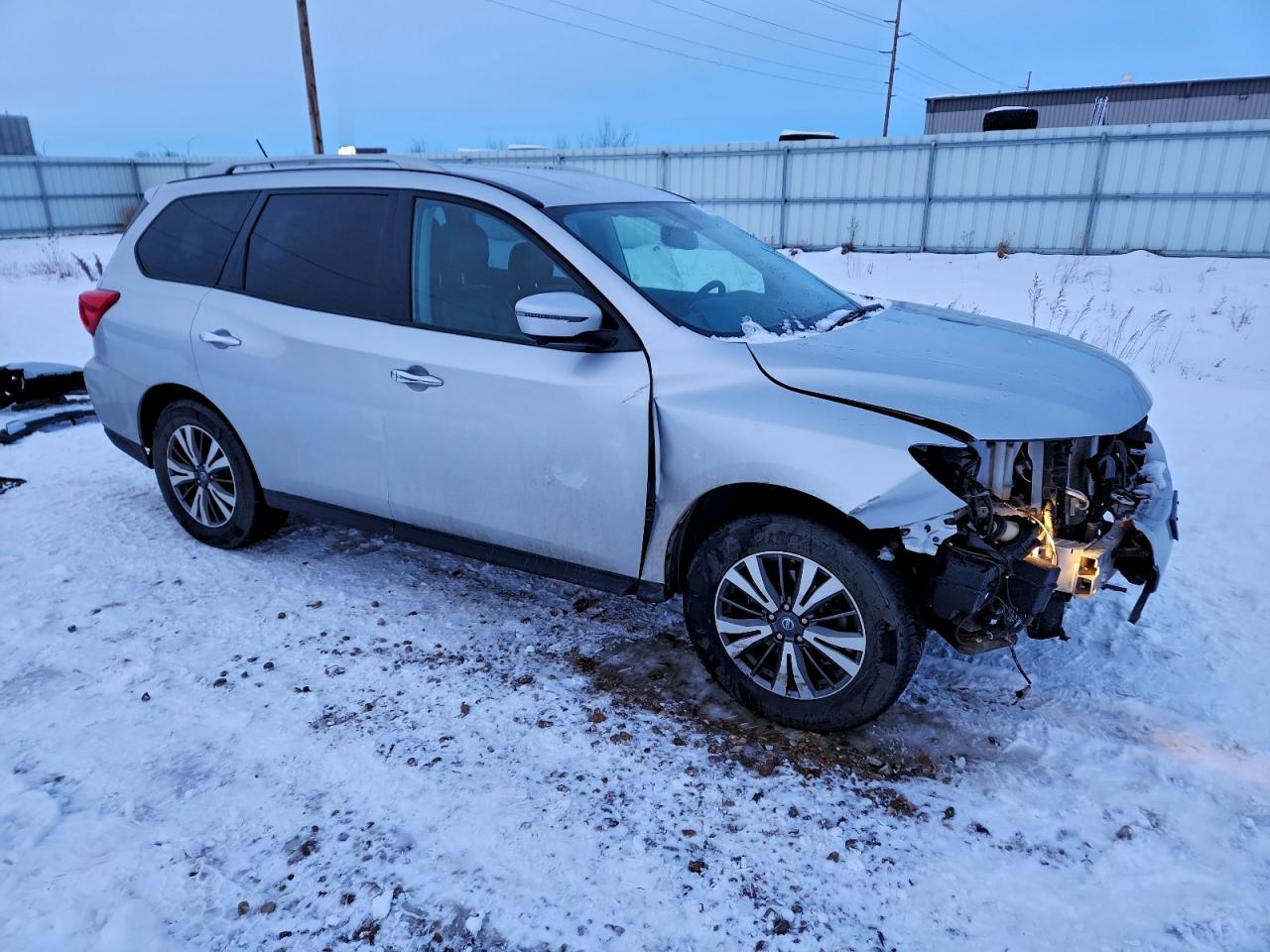 Nissan Pathfinder S Image 11