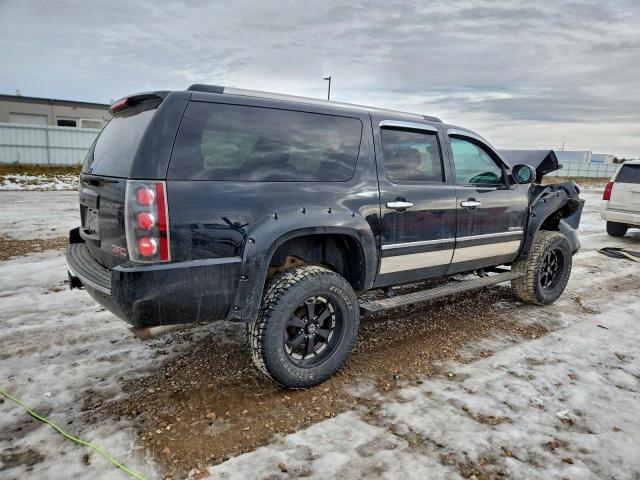 GMC Yukon Denali Image 5