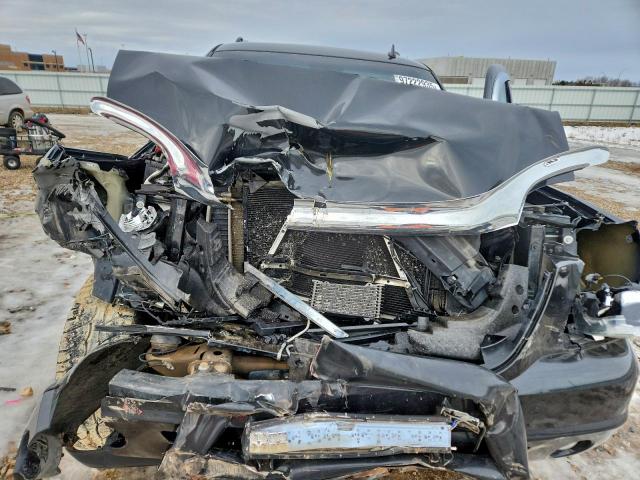 GMC Yukon Denali Image 11