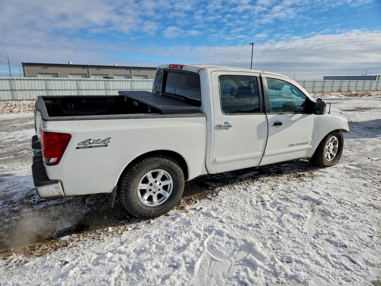 Nissan Titan Xe Image 5