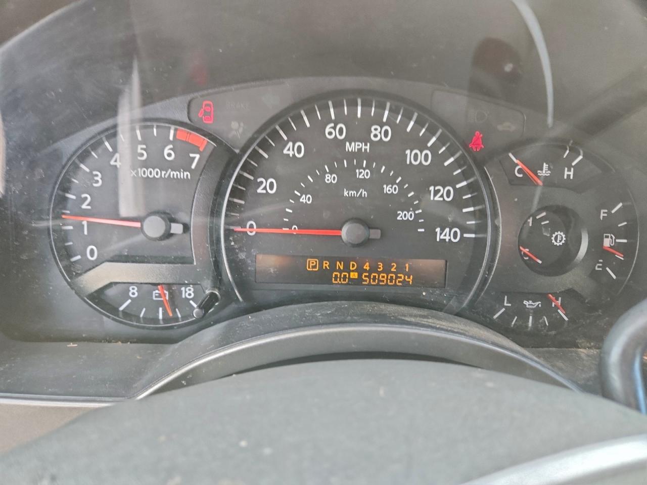 Nissan Titan Xe Image 8