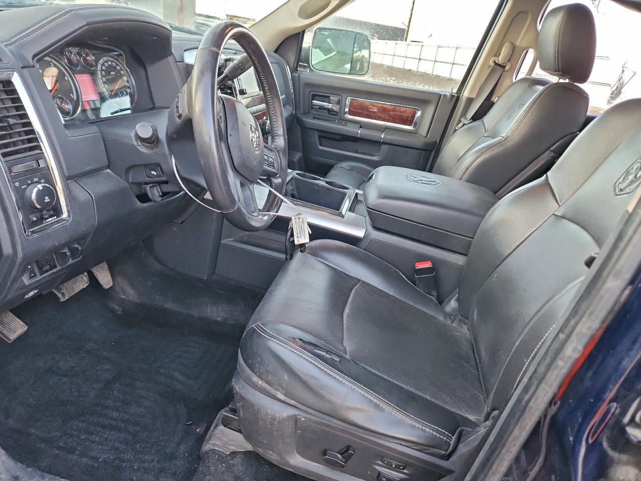 Dodge Ram 2500 Laramie Image 2