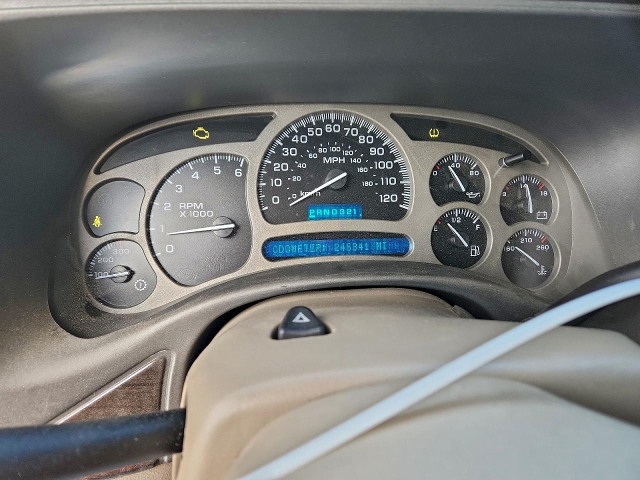 GMC Yukon Denali Image 13