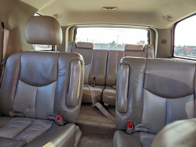 GMC Yukon Denali Image 8