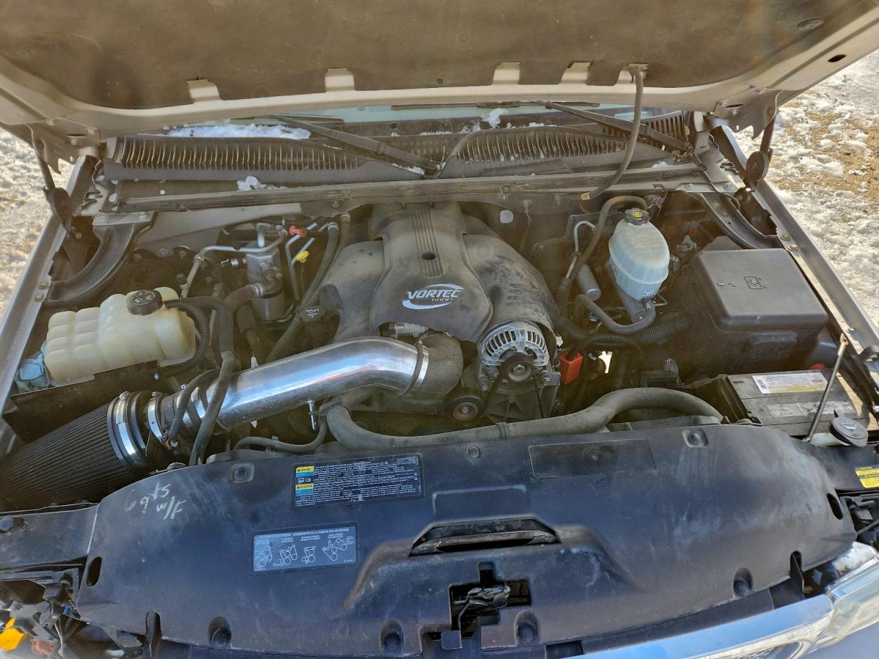 GMC Yukon Denali Image 12