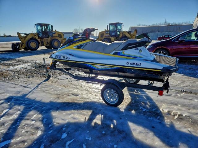 Yamaha Jetski Image 2
