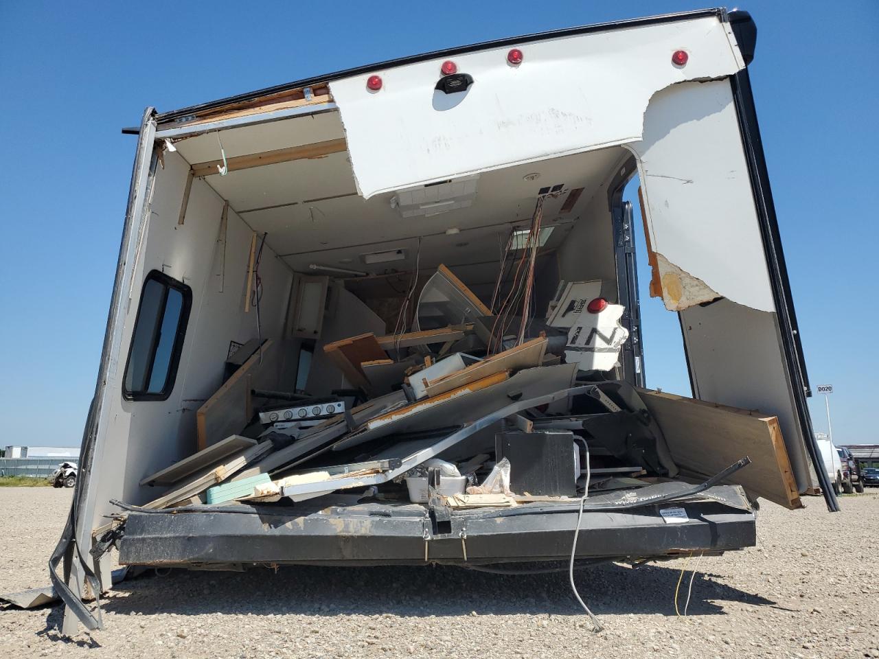 Rvr Bt Trailer Image 7