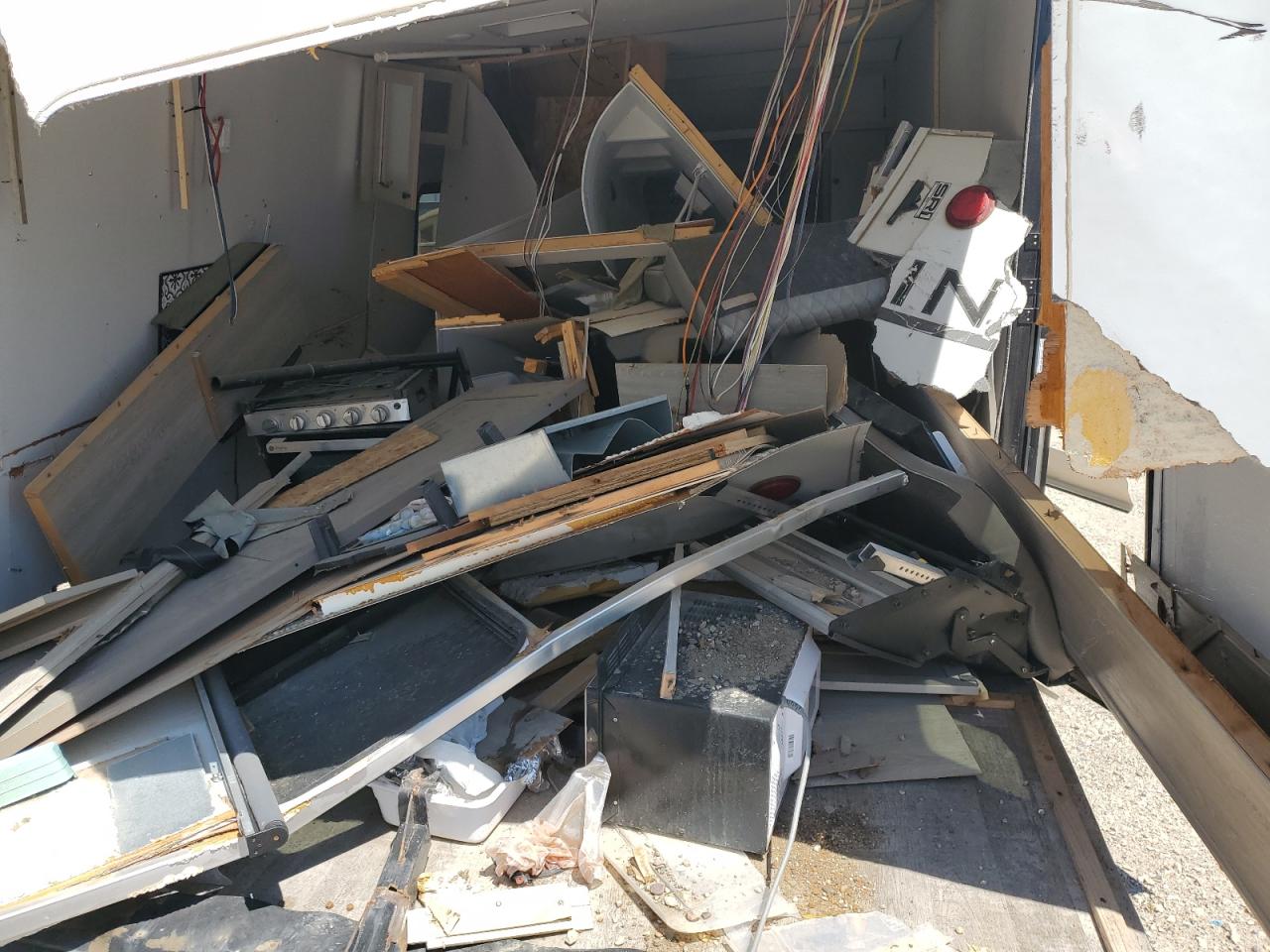 Rvr Bt Trailer Image 6