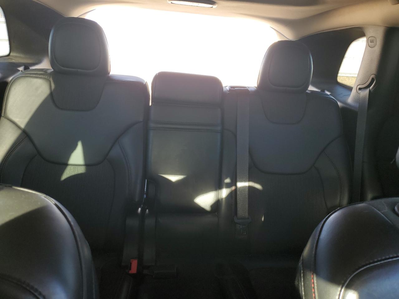 Jeep Cherokee Trailhawk Image 8