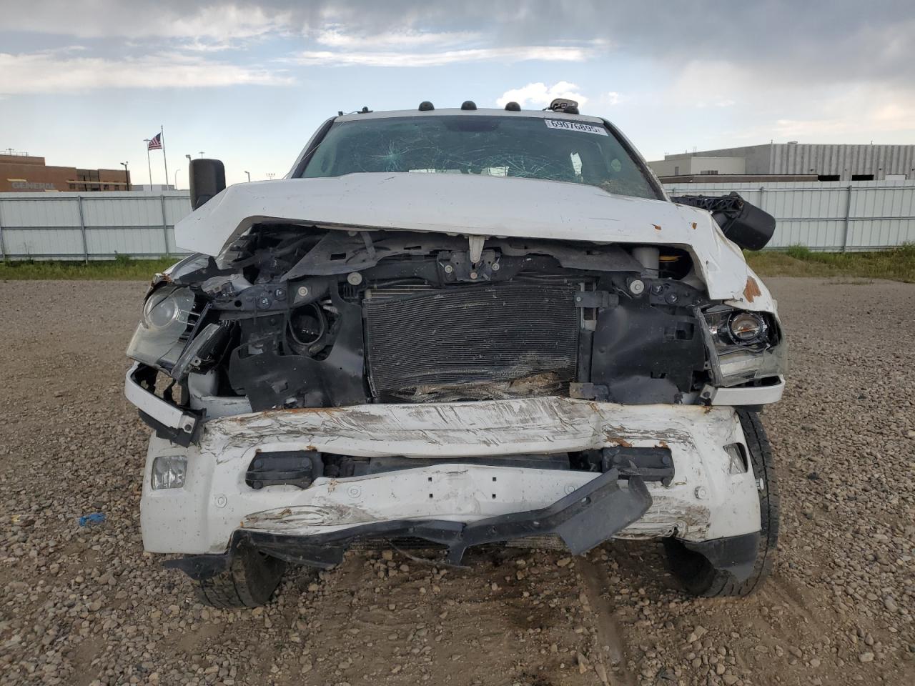 Ram 3500 Laramie Image 4