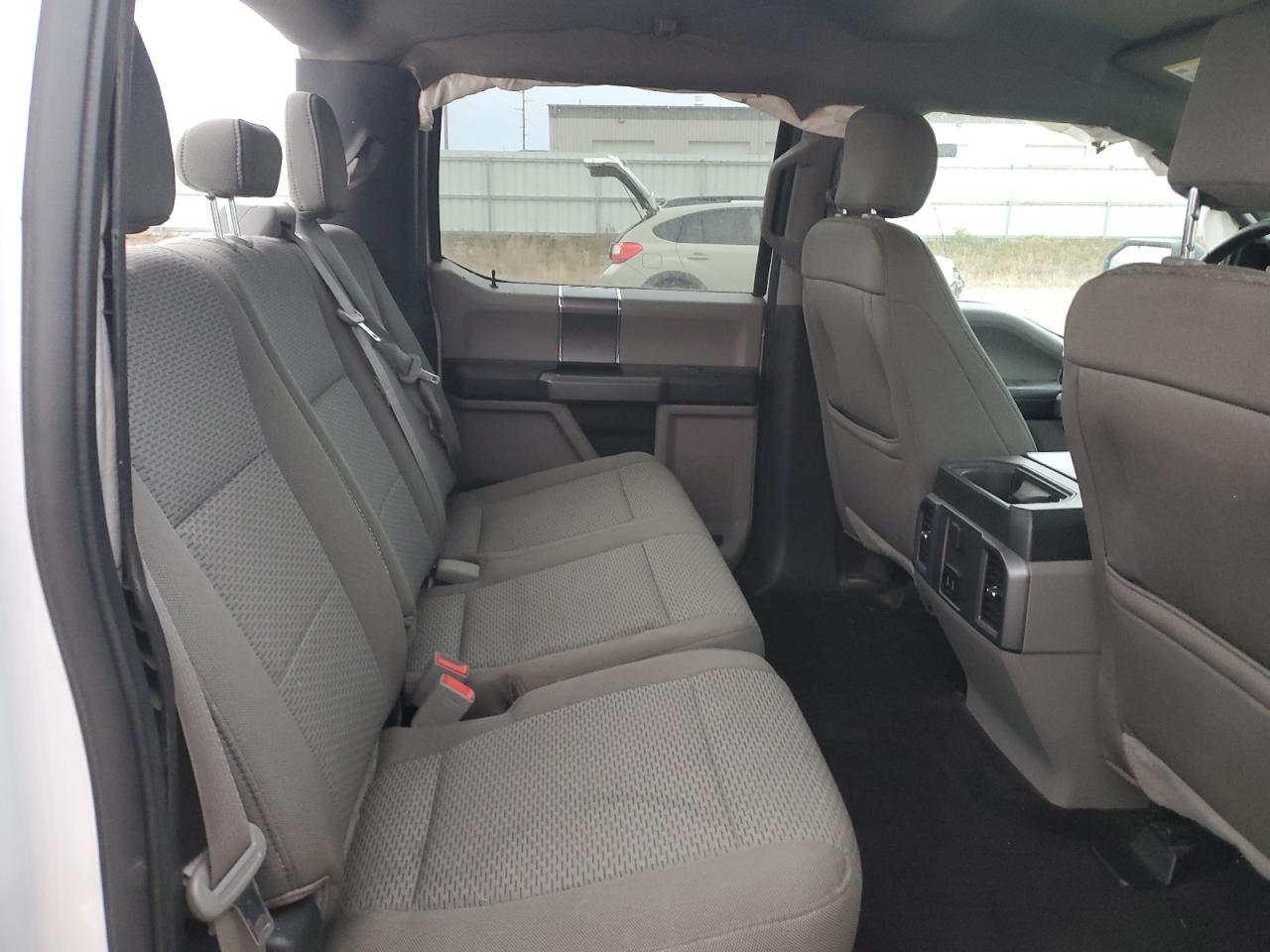 Ford F-150 Supercrew Image 6