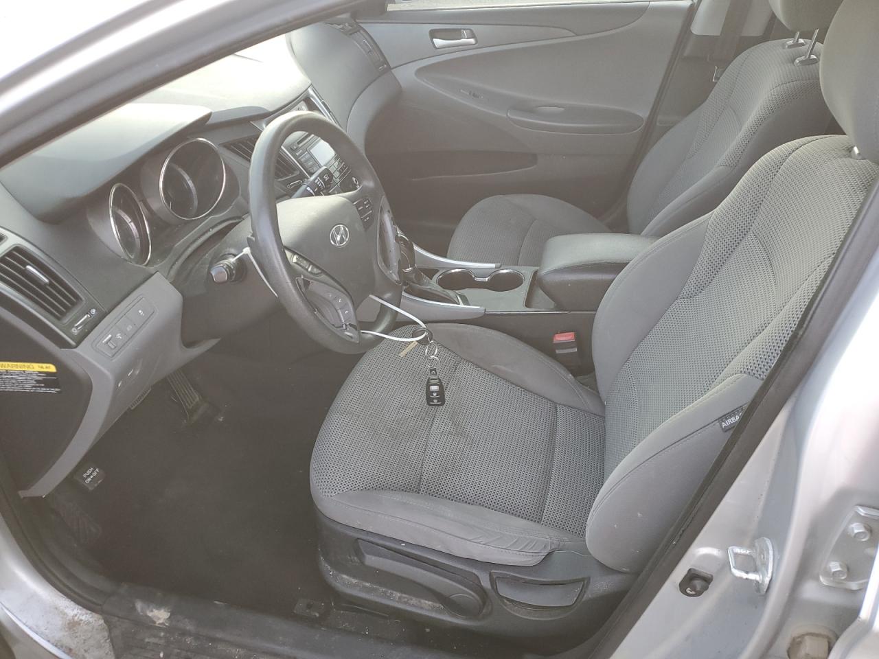 Hyundai SONATA Gls Image 13