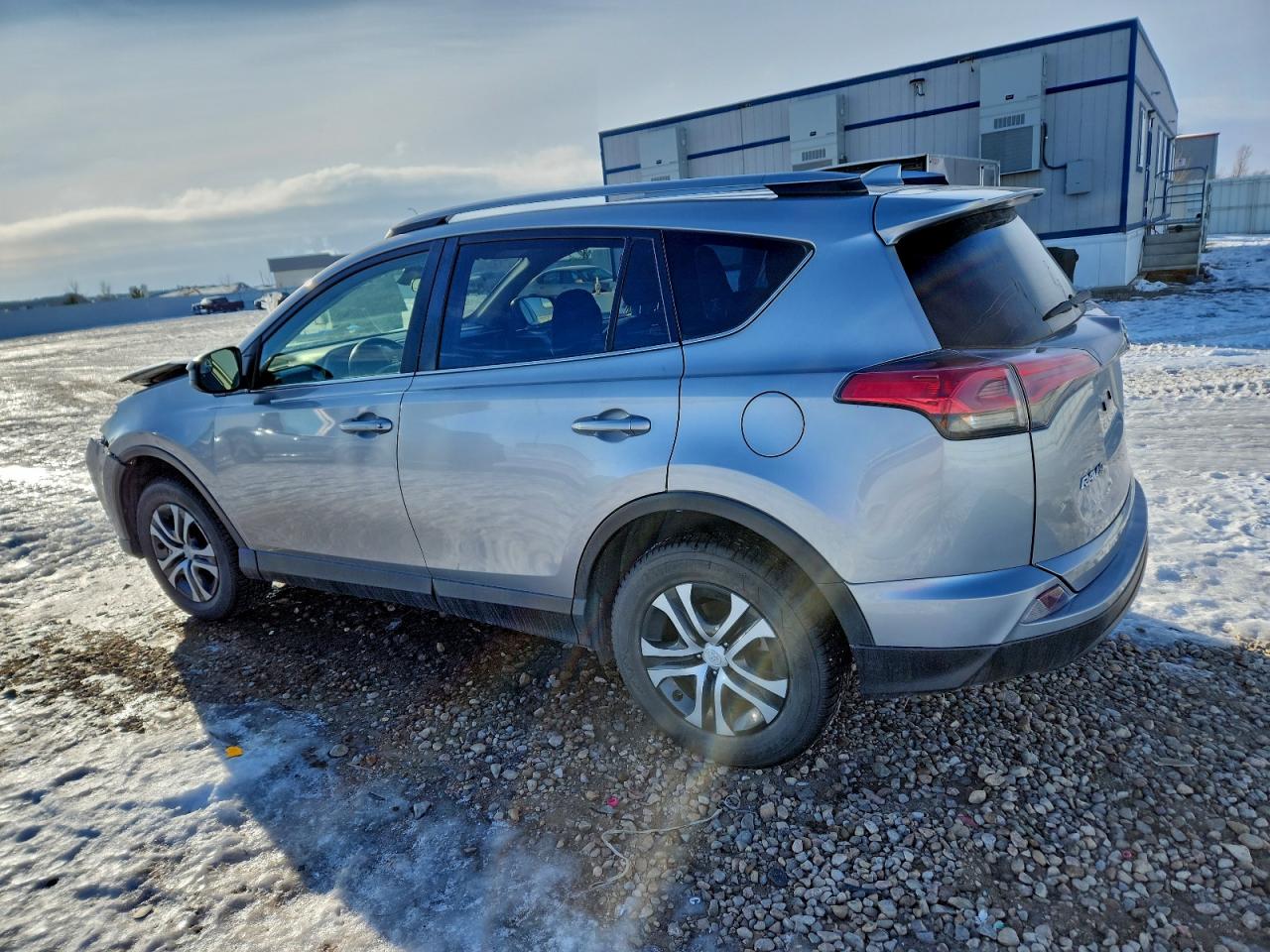 Toyota RAV4 Le Image 12