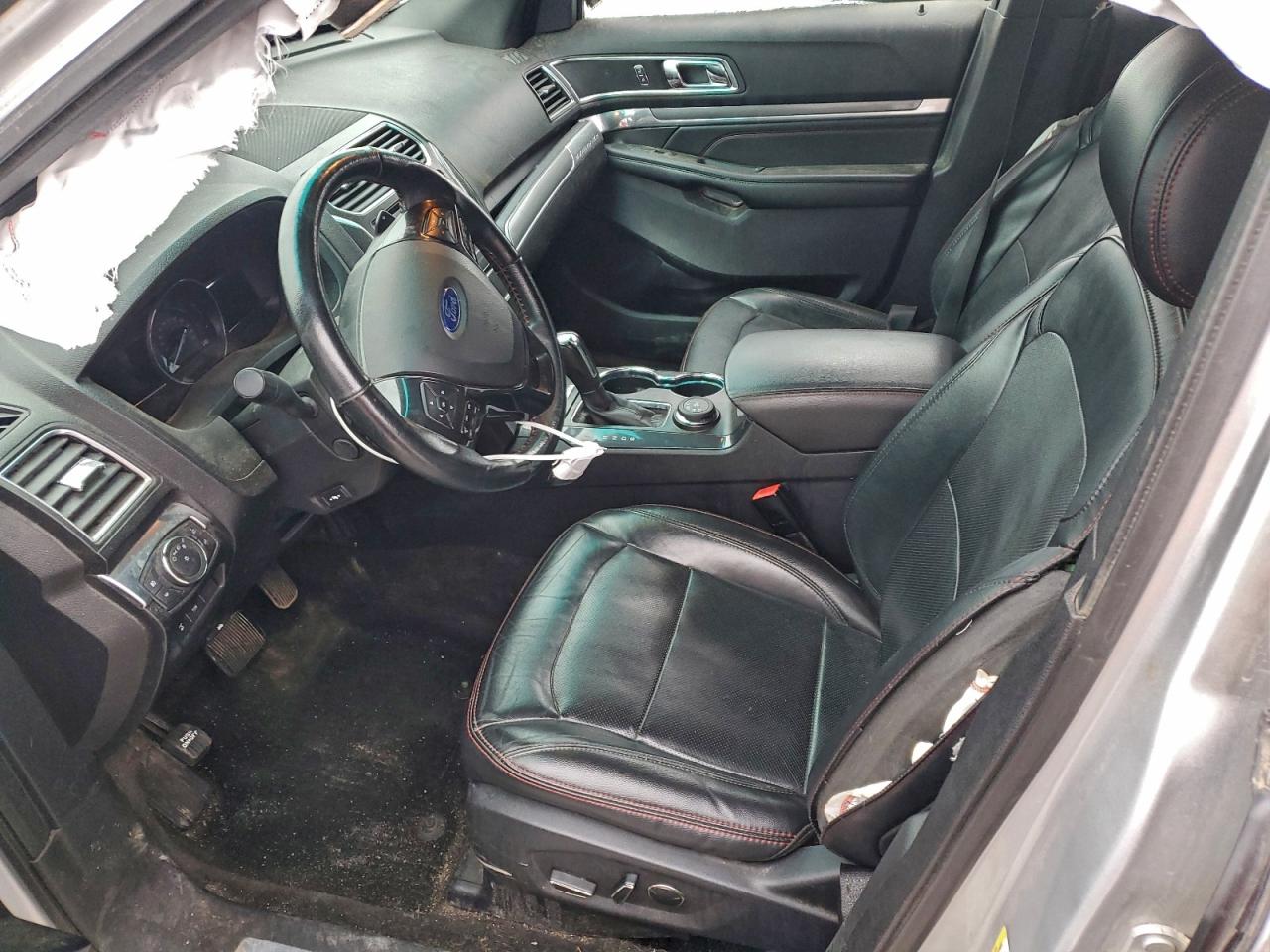 Ford Explorer Sport Image 10