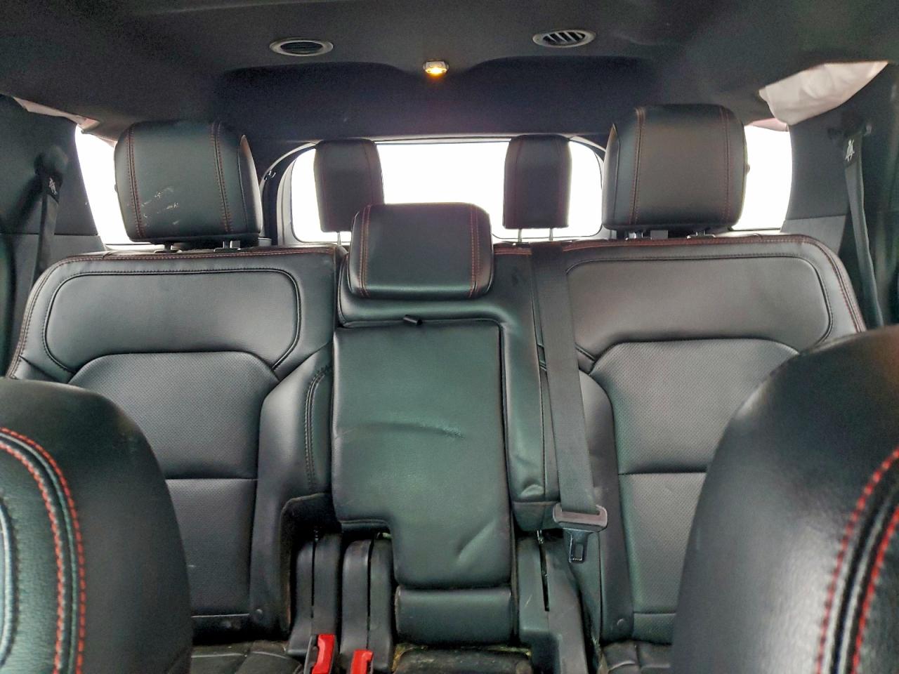 Ford Explorer Sport Image 14